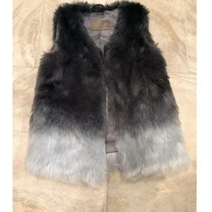 NWOT ZARA OMBRÉ FAUX FOX VEST SZ 5/6